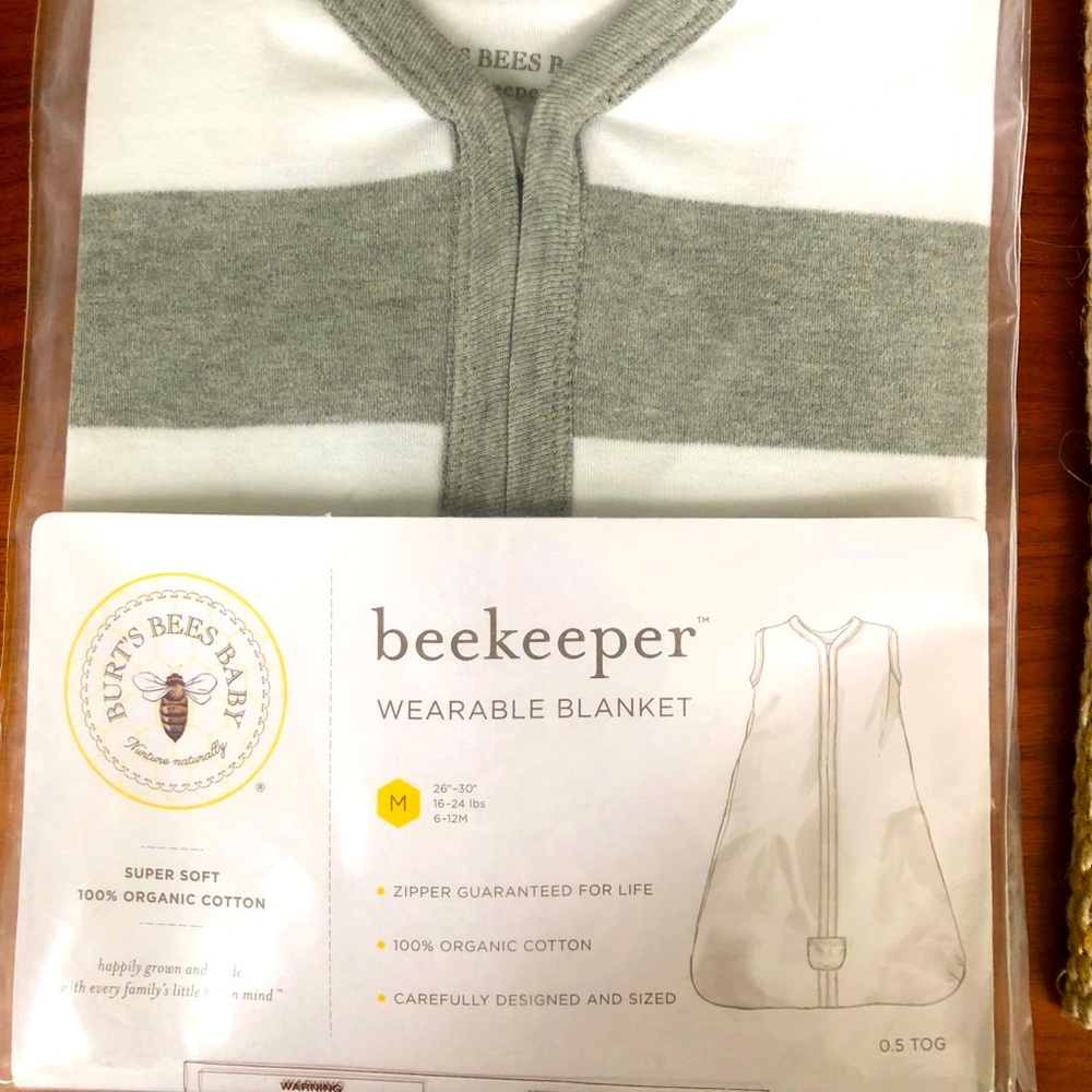 NEW Burts Bees wearable baby blanket Medium